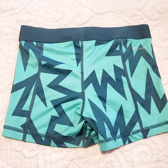 Nike Pro Shorts M - Picture 2 of 4